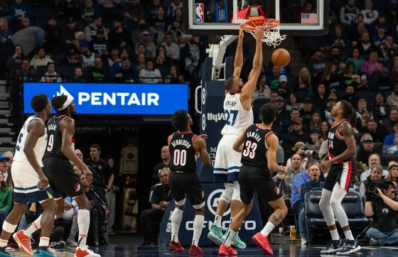 戈贝尔轻取24+17唐斯砍23+8 森林狼116-93击退开拓者保住西部第一 戈贝尔轻取24+17唐斯砍23+8 森林狼116-93击退开拓者保住西部第一