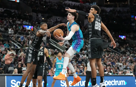 36分大胜!文班26+11三球复出空砍28分 马刺主场135-99血洗黄蜂 36分大胜!文班26+11三球复出空砍28分 马刺主场135-99血洗黄蜂