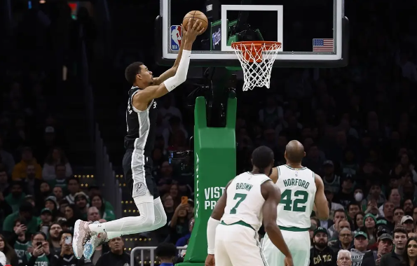 绿军117-98轻取马刺 塔图姆24+5 布朗21+7+5 文班27+5 绿军117-98轻取马刺 塔图姆24+5 布朗21+7+5 文班27+5