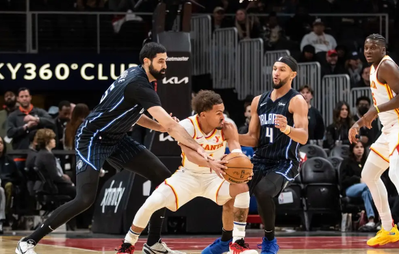 穆雷26+5&中投绝杀 杨18+12+8失误 班凯罗26分 老鹰106-104险胜魔术 穆雷26+5&中投绝杀 杨18+12+8失误 班凯罗26分 老鹰106-104险胜魔术