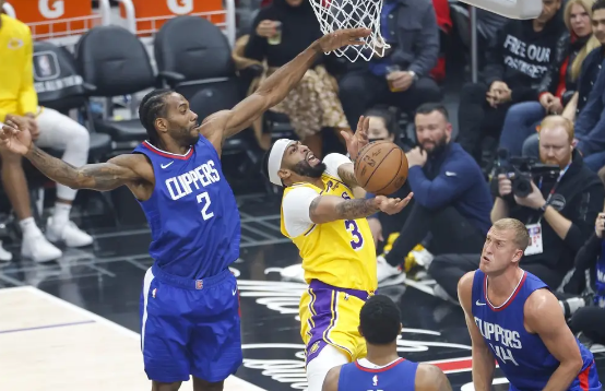 伦纳德生涯第2次三双浓眉26+12 老詹缺阵湖人116-127不敌快船 伦纳德生涯第2次三双浓眉26+12 老詹缺阵湖人116-127不敌快船