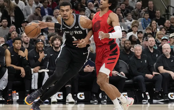 马刺116-100击退开拓者 文班23+12+7失误 索汉31+14 西蒙斯40+10 马刺116-100击退开拓者 文班23+12+7失误 索汉31+14 西蒙斯40+10