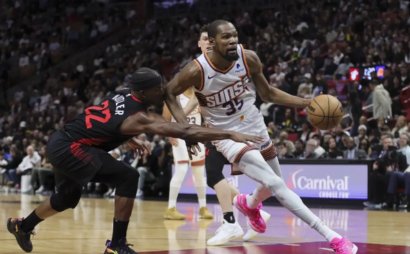 太阳118-105送热火7连败 杜兰特20+8+7 布克22+8+7 巴特勒26+8 太阳118-105送热火7连败 杜兰特20+8+7 布克22+8+7 巴特勒26+8