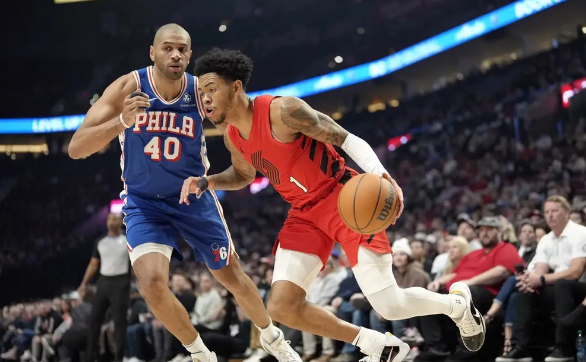 格兰特27分 布罗格登24+9 乌布雷25分 开拓者130-104轻取残阵76人 格兰特27分 布罗格登24+9 乌布雷25分 开拓者130-104轻取残阵76人