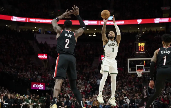 开拓者119-116险胜雄鹿 西蒙斯24+5 艾顿20+11 字母哥27+8 开拓者119-116险胜雄鹿 西蒙斯24+5 艾顿20+11 字母哥27+8