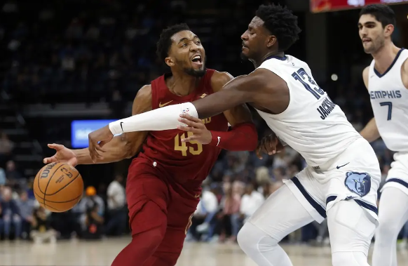 骑士108-101逆转灰熊 克城近13场12胜!米切尔25+7 JJJ25+5+5 骑士108-101逆转灰熊 克城近13场12胜!米切尔25+7 JJJ25+5+5