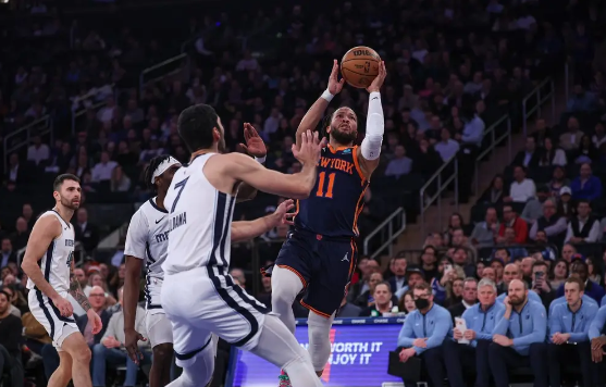 布伦森27+8文威19分 迪文琴佐32分尼克斯123-113胜灰熊 布伦森27+8文威19分 迪文琴佐32分尼克斯123-113胜灰熊