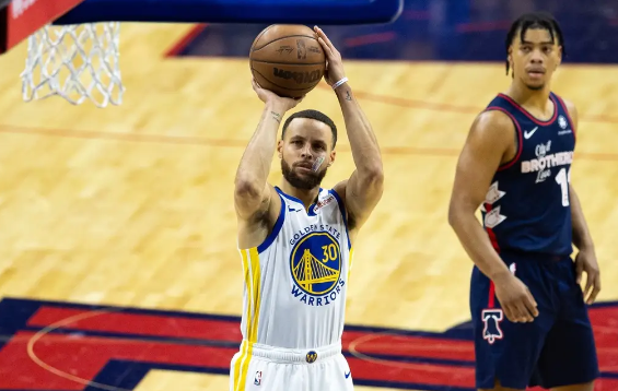 库里仅9分维金斯砍21+10 勇士127-104轻取76人迎2连胜 库里仅9分维金斯砍21+10 勇士127-104轻取76人迎2连胜