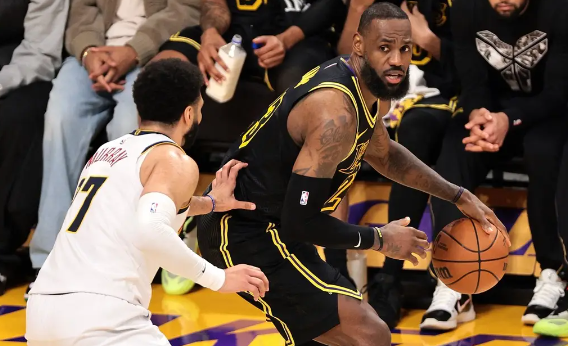 詹姆斯25+9约基奇准三双 穆雷29+11掘金114-106胜湖人 詹姆斯25+9约基奇准三双 穆雷29+11掘金114-106胜湖人