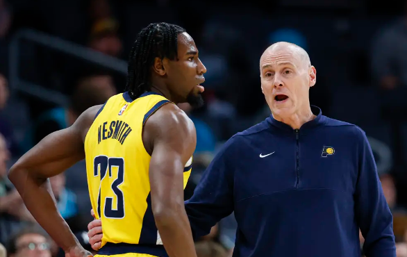 小乔20+10+7 哈利伯顿15中5砍13+12 步行者102-111不敌黄蜂 小乔20+10+7 哈利伯顿15中5砍13+12 步行者102-111不敌黄蜂