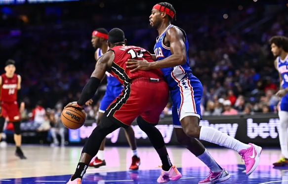 希罗23+7+7 阿德巴约23+14 马克西30+6+7 热火109-104力克76人 希罗23+7+7 阿德巴约23+14 马克西30+6+7 热火109-104力克76人