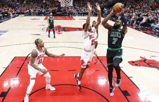 塔图姆25+7武切维奇22+14 布朗21分绿军129-112轻取公牛 塔图姆25+7武切维奇22+14 布朗21分绿军129-112轻取公牛