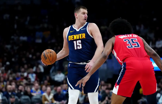 约基奇21+19+15库兹马31+13 掘金130-110大胜奇才 约基奇21+19+15库兹马31+13 掘金130-110大胜奇才