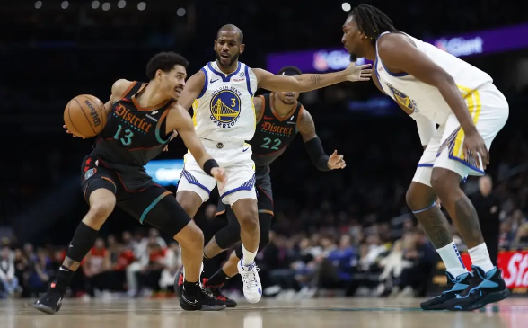 普尔17中5+6失误 克莱25分 库里三分16中4 勇士123-112送奇才12连败 普尔17中5+6失误 克莱25分 库里三分16中4 勇士123-112送奇才12连败