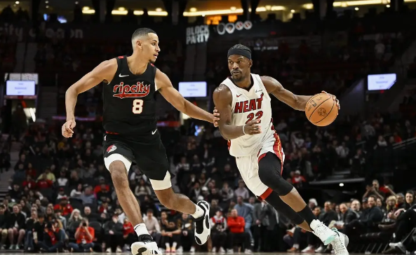 巴特勒22+9 希罗缺战 西蒙斯26分 热火106-96送开拓者9连败 巴特勒22+9 希罗缺战 西蒙斯26分 热火106-96送开拓者9连败