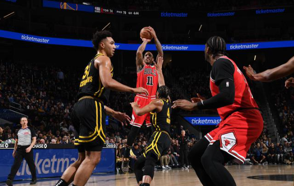 库里伤退勇士122-125惜败公牛 德罗赞武切维奇合砍66分 库里伤退勇士122-125惜败公牛 德罗赞武切维奇合砍66分