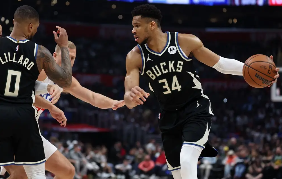 利拉德35+11哈登两双 字母哥34+10雄鹿124-117胜残阵快船 利拉德35+11哈登两双 字母哥34+10雄鹿124-117胜残阵快船