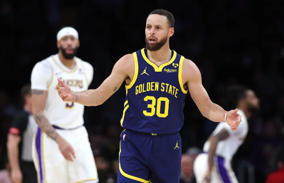 库里31+6+5 浓眉伤退&詹姆斯40+8+9 勇士128-121胜湖人 库里31+6+5 浓眉伤退&詹姆斯40+8+9 勇士128-121胜湖人