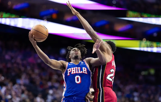 马克西30+10阿德巴约20+13 巴特勒缺阵76人98-91险胜热火 马克西30+10阿德巴约20+13 巴特勒缺阵76人98-91险胜热火