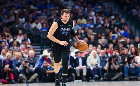 东契奇轰34+9+8欧文16分 独行侠113-97轻取爵士拿下3连胜 东契奇轰34+9+8欧文16分 独行侠113-97轻取爵士拿下3连胜