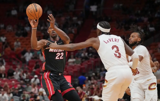 巴特勒15分阿德巴约两双 热火121-84送骑士3连败 巴特勒15分阿德巴约两双 热火121-84送骑士3连败