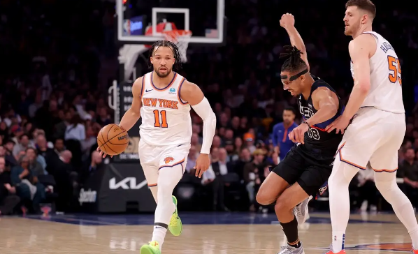 迪文岑佐40+5&11记三分破队史纪录 哈特三双 尼克斯124-99大胜活塞 迪文岑佐40+5&11记三分破队史纪录 哈特三双 尼克斯124-99大胜活塞