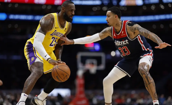 浓眉35+18 詹姆斯25+7+9 普尔29+5 湖人125-120客胜奇才 浓眉35+18 詹姆斯25+7+9 普尔29+5 湖人125-120客胜奇才