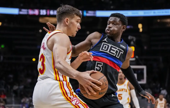 约翰逊28+14+11 弗林空砍50+6+5+4断 老鹰121-113胜活塞 约翰逊28+14+11 弗林空砍50+6+5+4断 老鹰121-113胜活塞