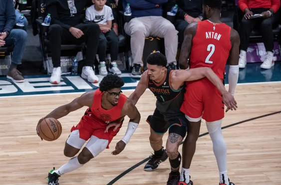 阿夫迪亚22+12艾顿34+13 亨德森19分开拓者108-102胜奇才 阿夫迪亚22+12艾顿34+13 亨德森19分开拓者108-102胜奇才