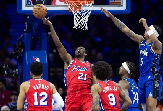 恩比德轰32+13+7马克西28分 76人125-113魔术夺7连胜 恩比德轰32+13+7马克西28分 76人125-113魔术夺7连胜