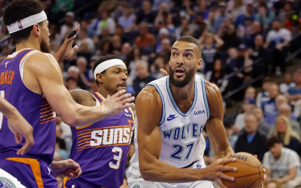 太阳125-106赢森林狼3连胜进季后赛 比尔36+6+5 布克23+7 戈贝尔21+7 太阳125-106赢森林狼3连胜进季后赛 比尔36+6+5 布克23+7 戈贝尔21+7