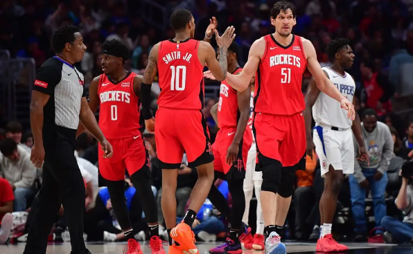 阿门18+11+10 惠特摩尔21+6 曼恩24分 火箭116-105力克快船 阿门18+11+10 惠特摩尔21+6 曼恩24分 火箭116-105力克快船