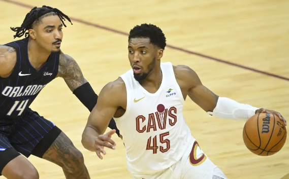 米切尔30分班凯罗24分9失误 阿伦两双骑士97-83击败魔术1-0 米切尔30分班凯罗24分9失误 阿伦两双骑士97-83击败魔术1-0