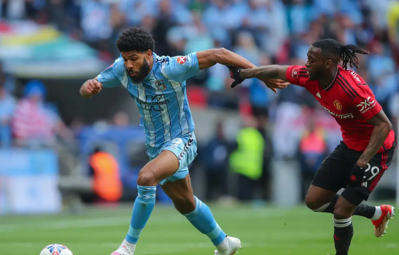 英超-曼联4-2谢菲联取近5轮首胜 B费2射1传奥纳纳送礼 英超-曼联4-2谢菲联取近5轮首胜 B费2射1传奥纳纳送礼