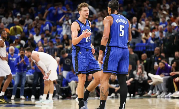 第三节净胜27分!小瓦格纳34+13 魔术112-89再胜骑士迎天王山! 第三节净胜27分!小瓦格纳34+13 魔术112-89再胜骑士迎天王山!