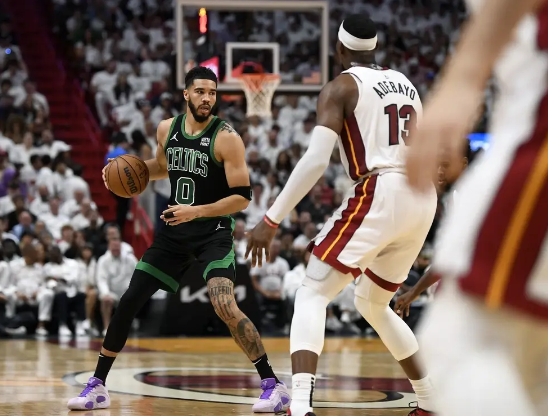 塔图姆20+11阿德巴约25+17 凯尔特人再胜热火3-1 塔图姆20+11阿德巴约25+17 凯尔特人再胜热火3-1