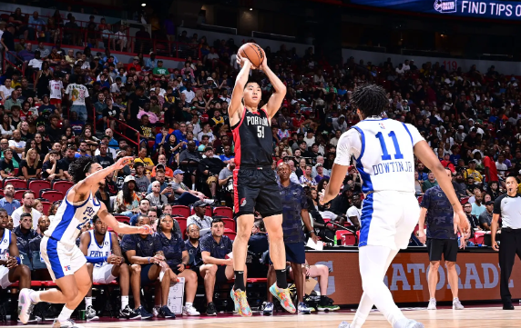 NBA夏联-崔永熙首秀6分1助攻,开拓者险胜76人,克林根8+11,魔仙哥11+7 NBA夏联-崔永熙首秀6分1助攻,开拓者险胜76人,克林根8+11,魔仙哥11+7