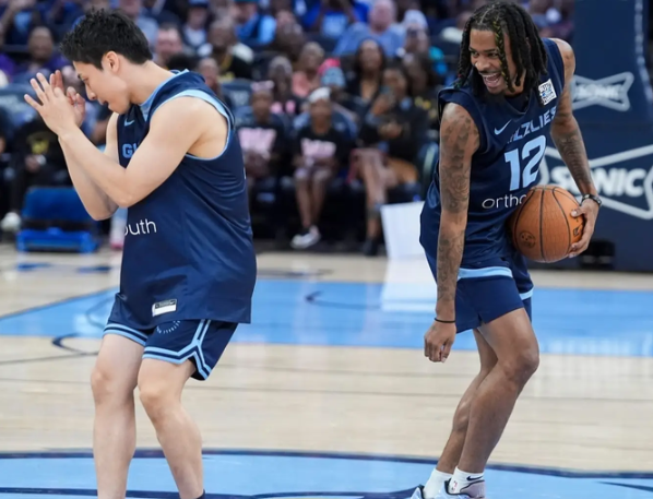 NBA季前赛-莫兰特13分&崴脚 河村勇辉5分3助 哈迪21+9 灰熊险胜独行侠 NBA季前赛-莫兰特13分&崴脚 河村勇辉5分3助 哈迪21+9 灰熊险胜独行侠