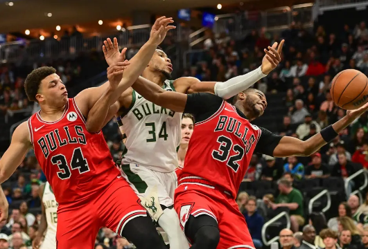 NBA季前赛-字母哥24+10吉迪12分 利拉德20+9 雄鹿胜公牛 NBA季前赛-字母哥24+10吉迪12分 利拉德20+9 雄鹿胜公牛