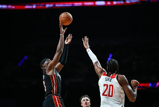 阿德巴约32+14 巴特勒18+8 普尔21分 热火大胜奇才 阿德巴约32+14 巴特勒18+8 普尔21分 热火大胜奇才