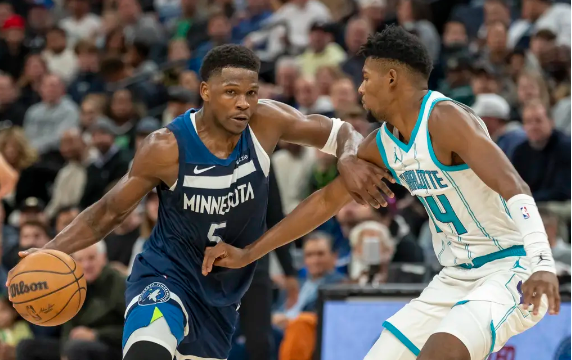 里德25+9 爱德华兹21+5 三球19分 森林狼送黄蜂3连败 里德25+9 爱德华兹21+5 三球19分 森林狼送黄蜂3连败