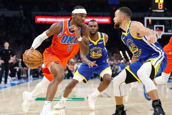 库里36+5+7&两记关键三分 切特伤退 勇士拒绝雷霆30分逆转 库里36+5+7&两记关键三分 切特伤退 勇士拒绝雷霆30分逆转