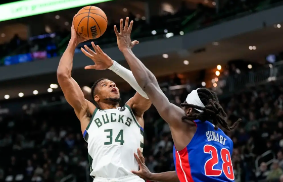 字母哥59+14+7 大洛29+8 康宁汉姆35+11 雄鹿18分逆转活塞 字母哥59+14+7 大洛29+8 康宁汉姆35+11 雄鹿18分逆转活塞