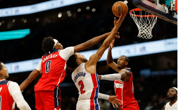 CC21+10+10 艾维28+8 普尔22+5 活塞送奇才8连败