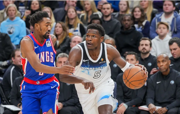 小萨27+12 爱德华兹29分 国王3人20+卡位战送森林狼4连败