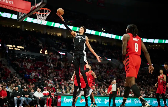 格兰特32分文班28+7+7&罚球绝杀 马刺118-116送开拓者5连败 格兰特32分文班28+7+7&罚球绝杀 马刺118-116送开拓者5连败