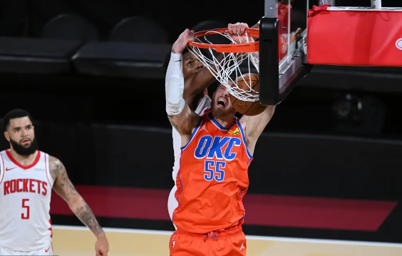 亚历山大32+8+6+5断 杰威20+5 雷霆3人20+胜火箭杀进决赛 亚历山大32+8+6+5断 杰威20+5 雷霆3人20+胜火箭杀进决赛