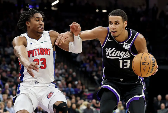 艾维3+1绝杀 CC33+10 福克斯下半场25分 活塞送国王5连败 艾维3+1绝杀 CC33+10 福克斯下半场25分 活塞送国王5连败