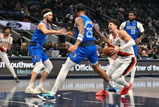 华盛顿23+13 莱夫利21+15 独行侠末节后段轰16-0逆转开拓者