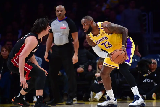 1月16日讯 NBA常规赛，湖人今日迎战热火